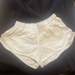 Lulu lemon hotty hot shorts 2.4 inch seam